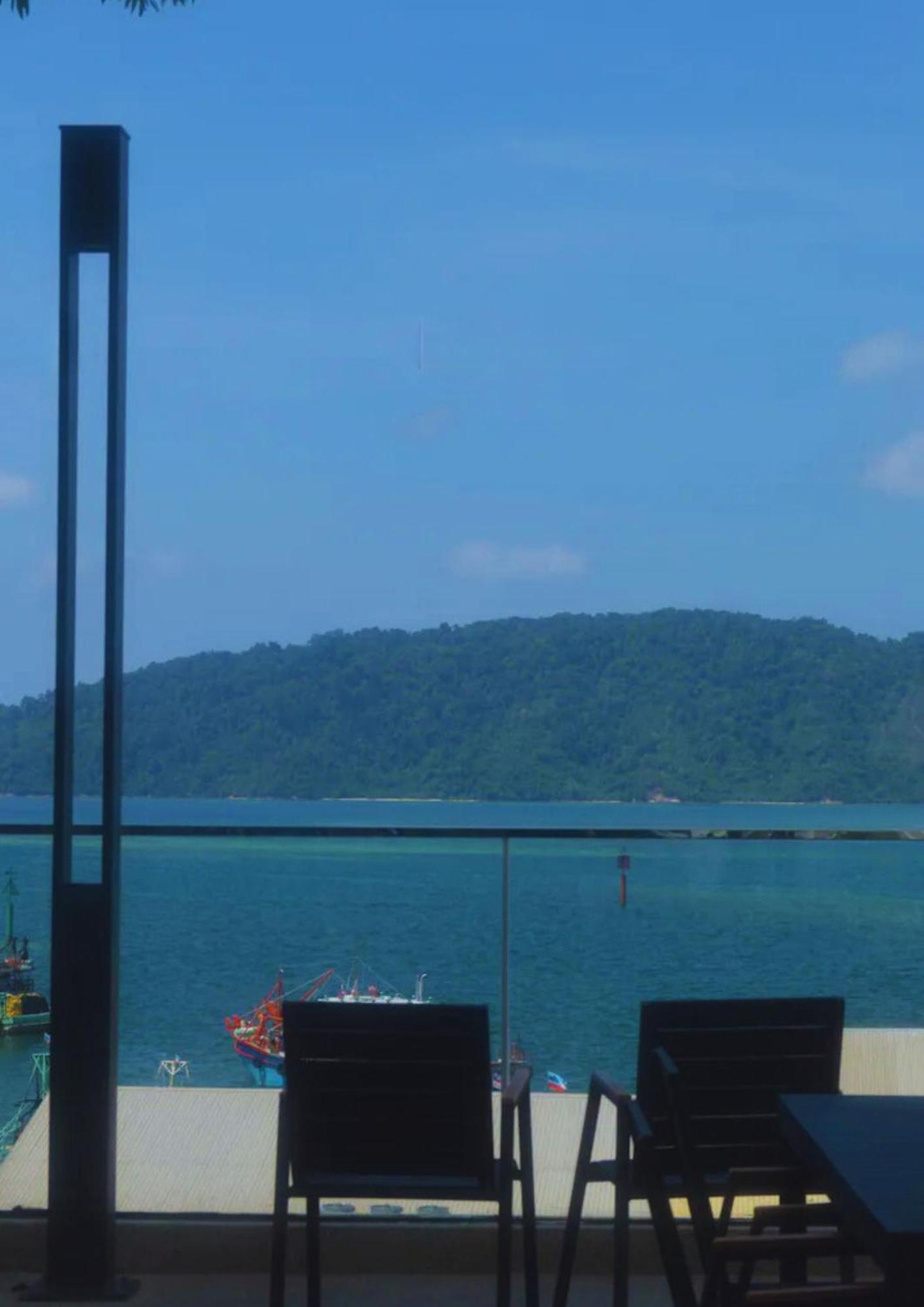 Pinay Home- The Shore Kota Kinabalu Exterior photo