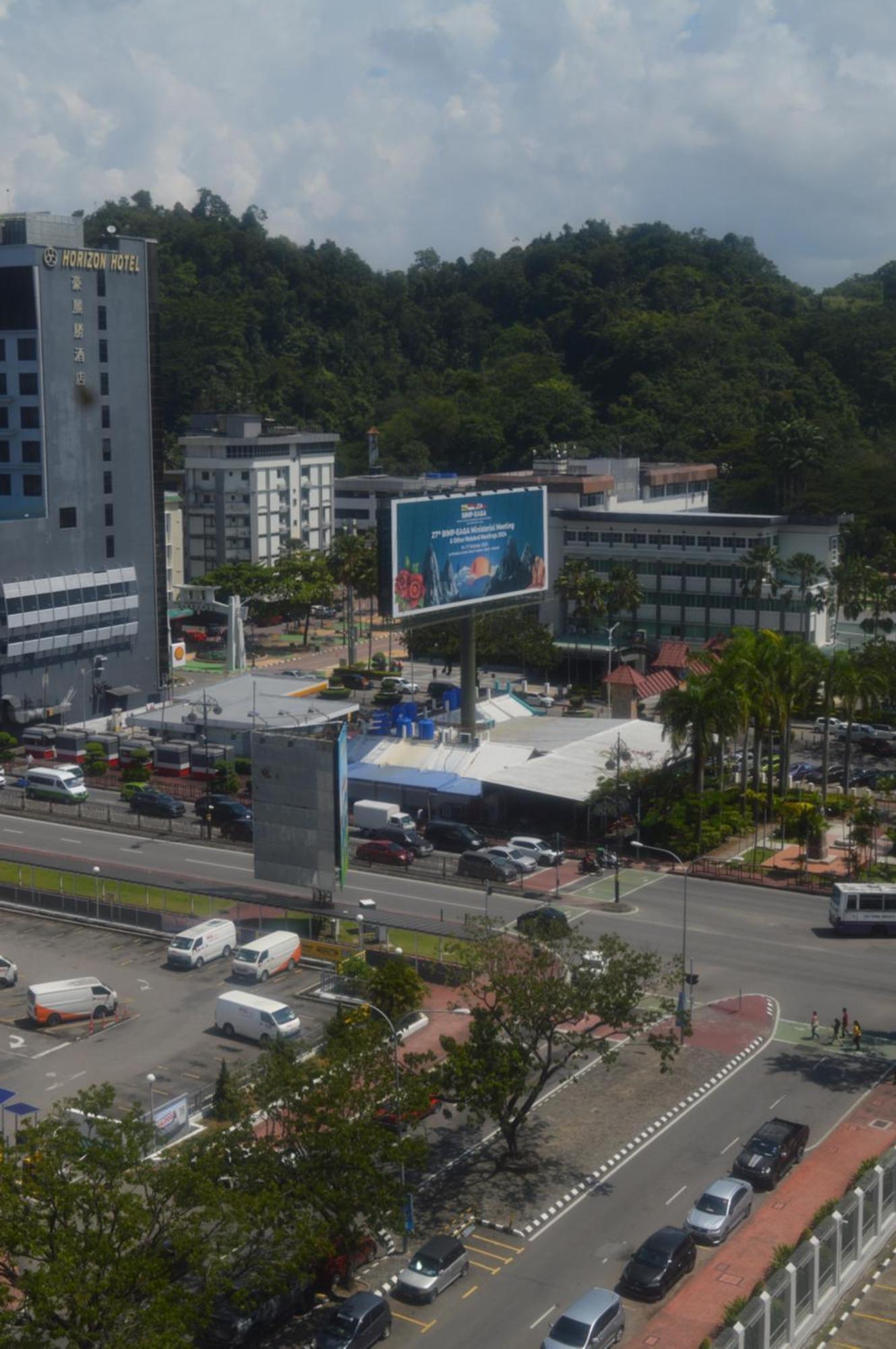 Pinay Home- The Shore Kota Kinabalu Exterior photo