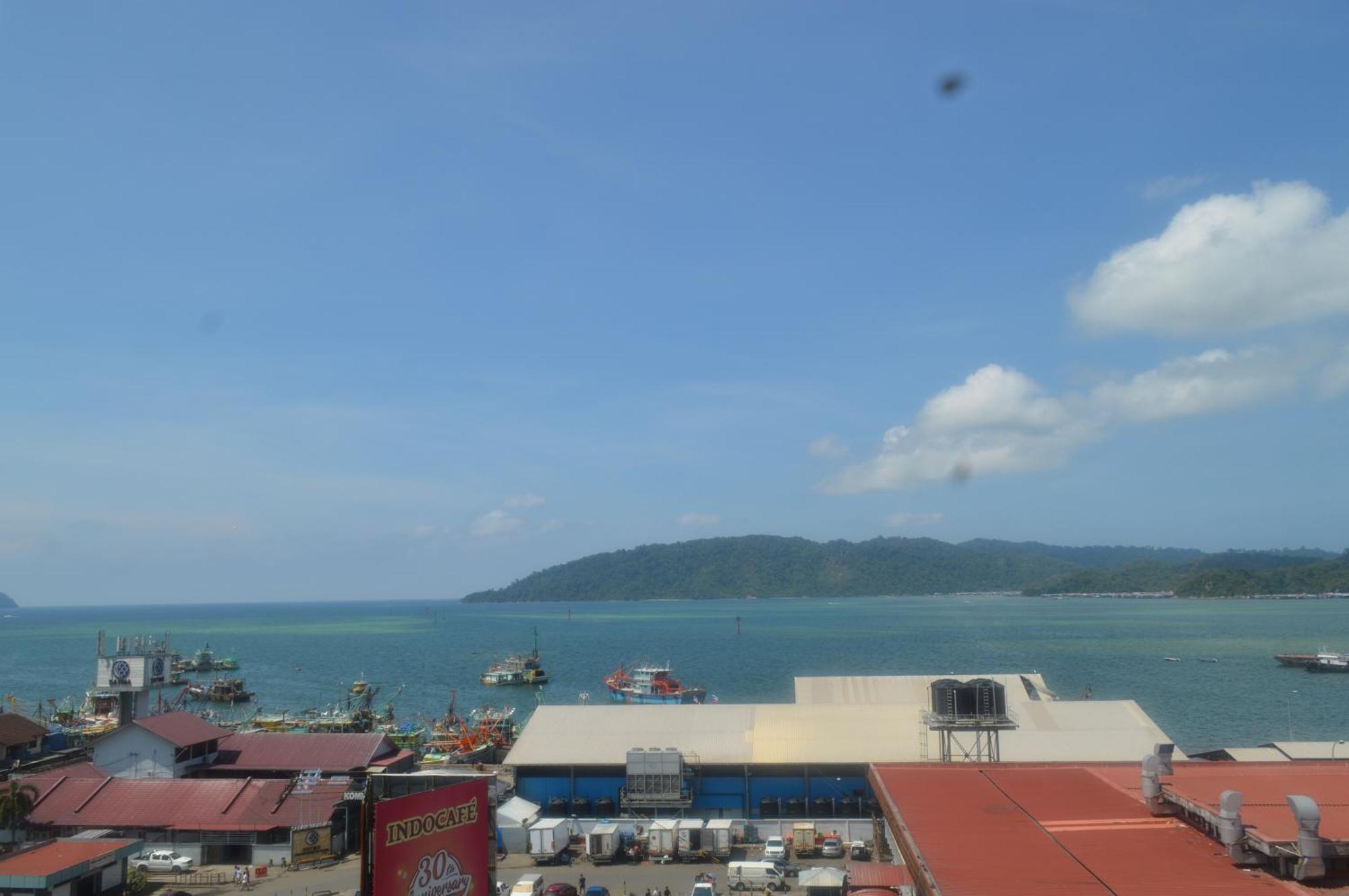 Pinay Home- The Shore Kota Kinabalu Exterior photo