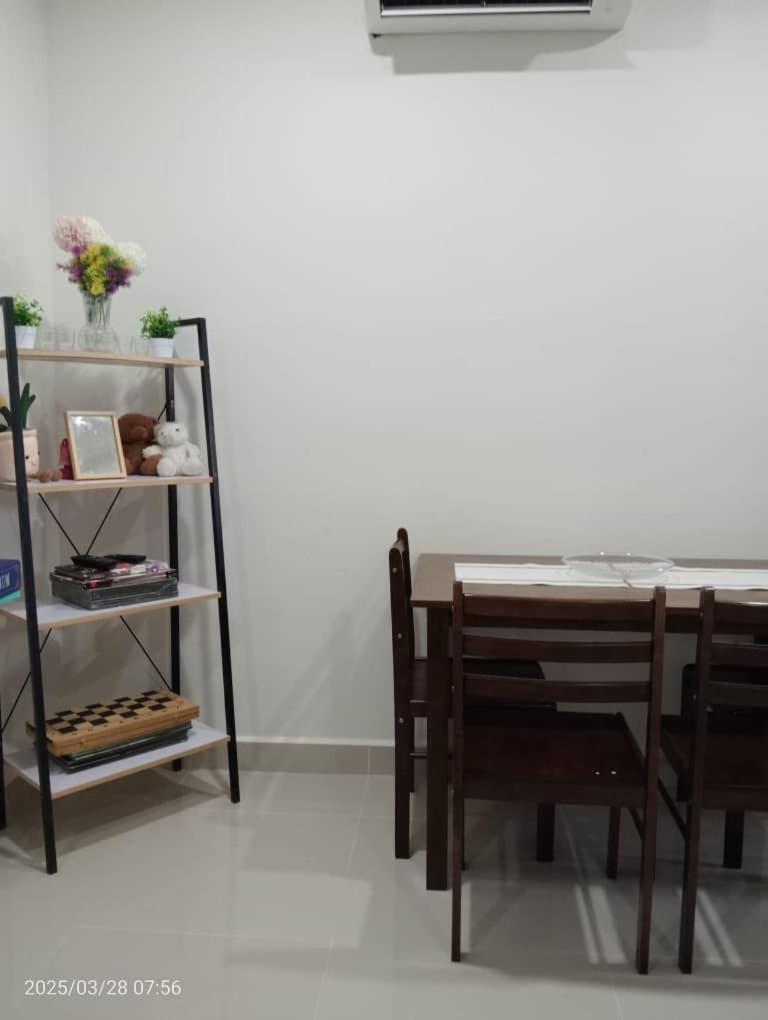 Pinay Home- The Shore Kota Kinabalu Exterior photo